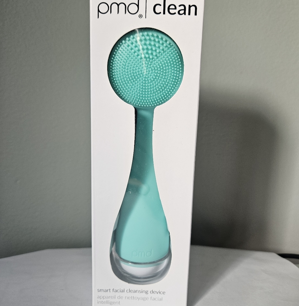 Smart facial cleaner